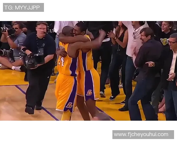 科比带领湖人逆转马刺西决第五场精彩回顾与战术分析 科比带领湖人逆转马刺西决第五场精彩回顾与战术分析