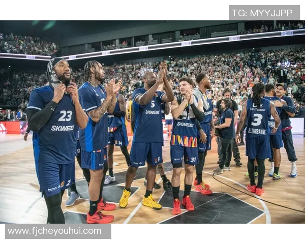 2013年NBA季后赛尼克斯与步行者第三场激战回顾与精彩瞬间分析